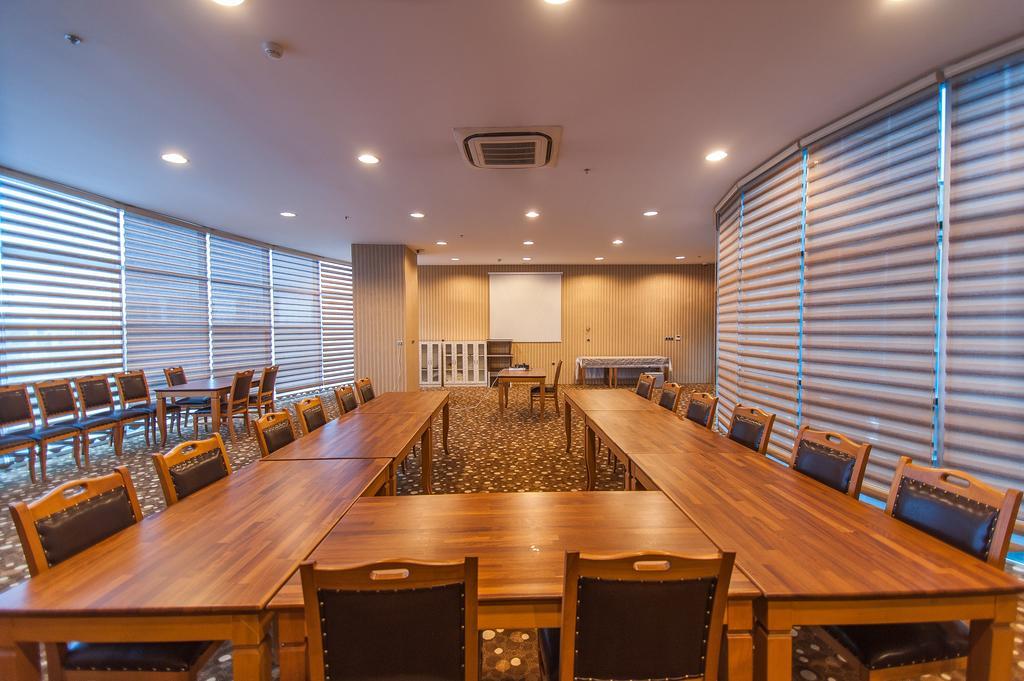 Gherdan Hotel Коня Екстериор снимка