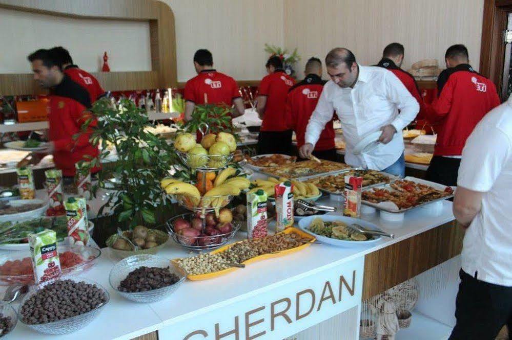 Gherdan Hotel Коня Екстериор снимка